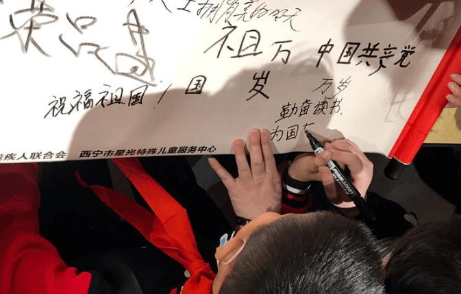 时尚发型女孩