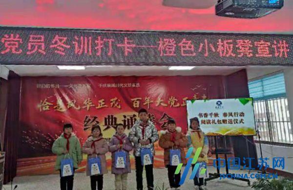 量杯的15ml跟奶粉勺15ml一样吗？